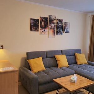 Appartement à 2 Chambres à Coucher