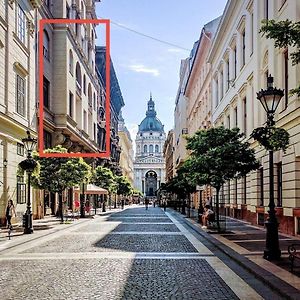 Basilica View Prime Apartment With Free Parking