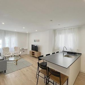Appartement à 3 Chambres à Coucher