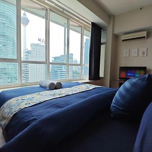 Studio Lit King-Size