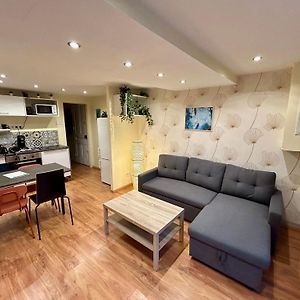 Appartement à 2 Chambres à Coucher