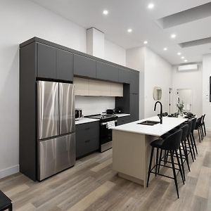 Appartement de Luxe à 2 Chambres à Coucher
