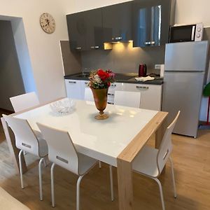 Appartement à 3 Chambres à Coucher