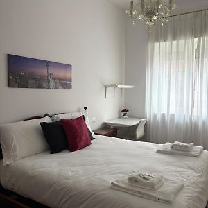 Bocconi - Porta Romana 4 Camere Da Letto Con 2 Bagni Privati