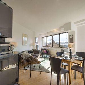 Appartement à 2 Chambres à Coucher