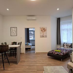 Appartement à 2 Chambres à Coucher