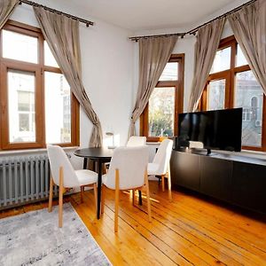 Appartement à 2 Chambres à Coucher