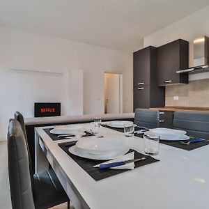 Appartement à 2 Chambres à Coucher