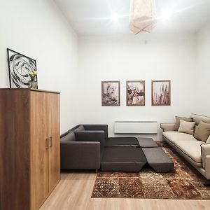 Appartement à 2 Chambres à Coucher