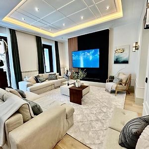 Appartement à 3 Chambres à Coucher