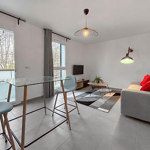 Appartement à 2 Chambres à Coucher