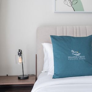 Appartement à 3 Chambres à Coucher aux Étages Supérieurs