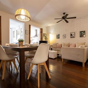 Appartement de Luxe à 2 Chambres à Coucher