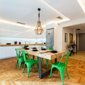 Appartement à 3 Chambres à Coucher