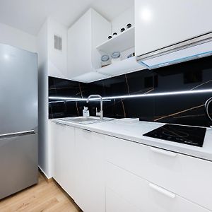 Unitapartament Warszawa Centrum Room In Apartment By Metro Rondo Onz Super Wygodne Noclegi Zapraszamy