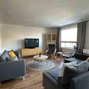 Appartement à 2 Chambres à Coucher