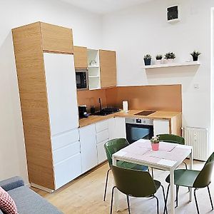 Home R374 #Freeparking