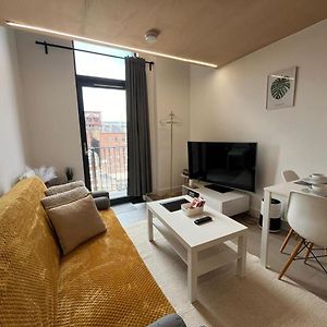 Modern 1-Bed Duplex+Balcony