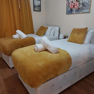 Two Bedroom Semi-Detached Modern House In Birmingham