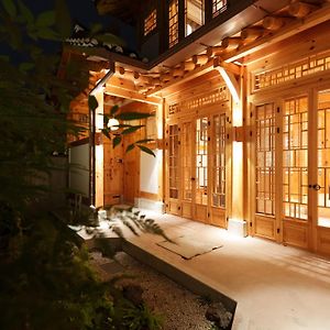 Awik Hanok Stay