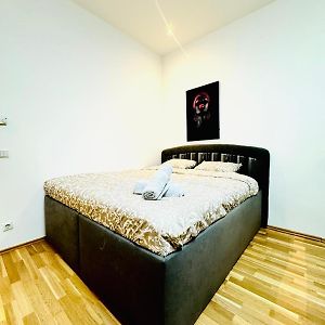 Chic Studio Apt For 5P, 12-Min Walk To Augarten