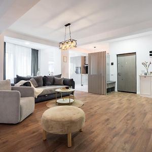 Appartement de Luxe à 2 Chambres à Coucher