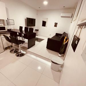 Appartement à 2 Chambres à Coucher