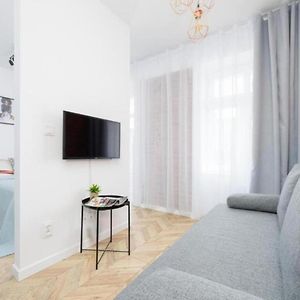 Bk Studio - Cozy And Modern Close To National Stadium