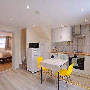 House With 3 Ensuite Bedrooms And A Private Garden