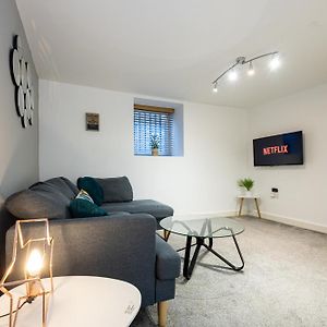 Appartement à 2 Chambres à Coucher