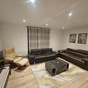 Appartement à 3 Chambres à Coucher