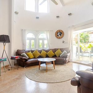 Villa à 3 Chambres à Coucher
