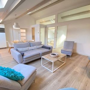 Appartement à 3 Chambres à Coucher