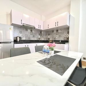 Rs Central Apartments - 200M To Royal Palace