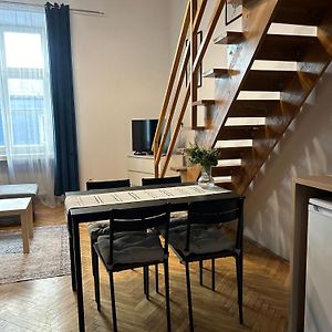 Vintage Szpitalna Apartment