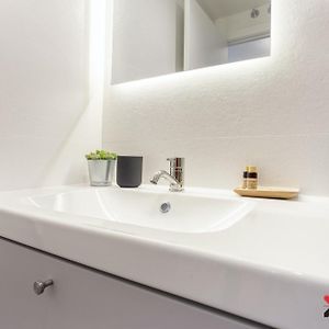 Appartement à 2 Chambres à Coucher