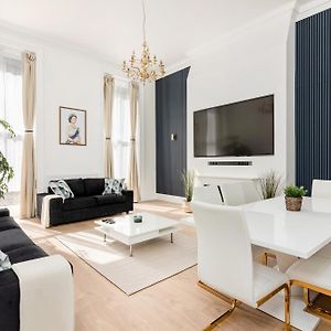 Appartement à 2 Chambres à Coucher