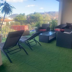 Tres Bel Appartement De 105 M2 Et 45 M2 De Terrasse A 100 M Du Port