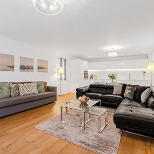 Appartement à 2 Chambres à Coucher