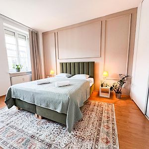 Gorgeous City Center Apartment In Bratislava With Free Parking