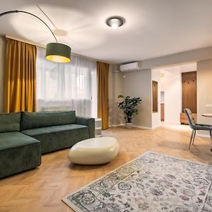 Ultracentral Near Old Town, Cismigiu And Victoriei - Cozy, Quiet And Modern Apartment Wt Sunny Balcony