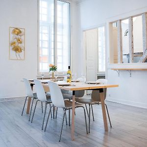 Appartement à 2 Chambres à Coucher