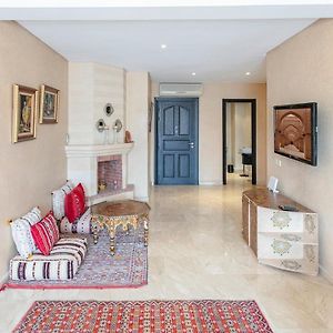 Appartement à 3 Chambres à Coucher