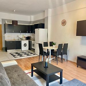 Appartement à 3 Chambres à Coucher