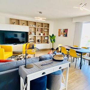 Appartement à 3 Chambres à Coucher