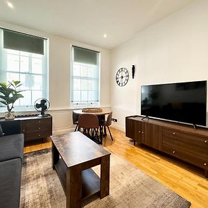 Appartement à 2 Chambres à Coucher