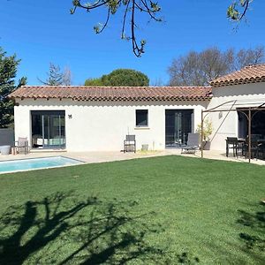 Villa à 3 Chambres à Coucher
