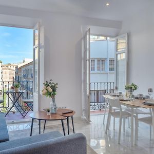 Appartement à 2 Chambres à Coucher