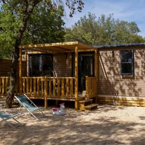 Mobile Home à 2 Chambres à Coucher