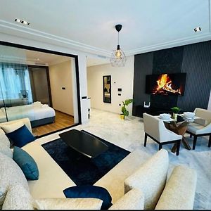 Les Joyeux Luxury Studios Et Suites